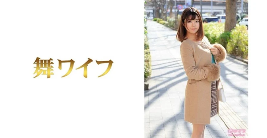 搞足疗少妇 全套服务舔背口交 脱掉制服掰穴揉搓 近距离特写张开双腿 进出抽插大屁股
